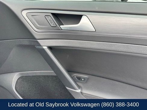 Used 2018 Volkswagen Golf SE image 27