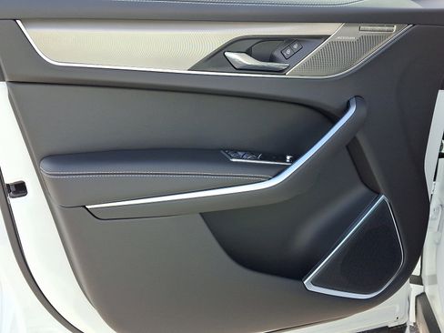 New 2026 Jaguar F-PACE R-Dynamic S image 10