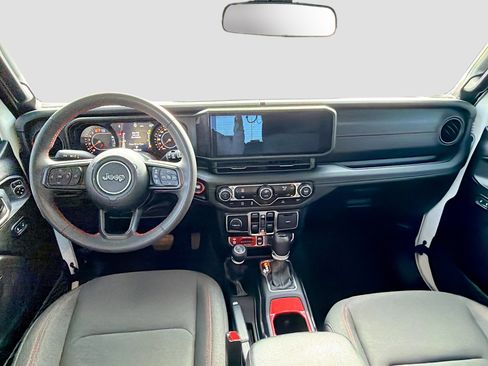 Used 2024 Jeep Wrangler Rubicon image 15