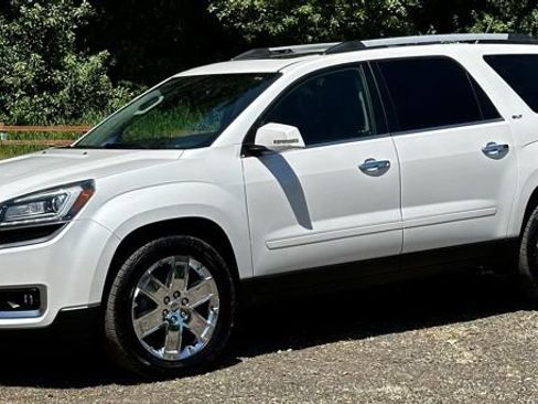 Used 2017 GMC Acadia Limited SLT AWD/4WD image 4