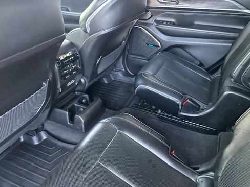 Used 2021 Jeep Grand Cherokee L Overland w/ Luxury Tech Group IV AWD/4WD image 12