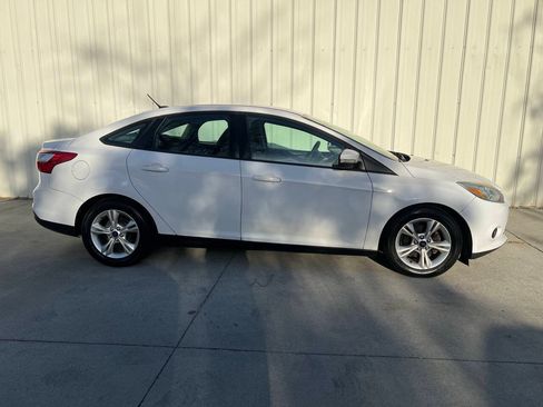 Used 2013 Ford Focus SE FWD image 2