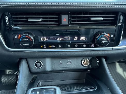 Used 2023 Nissan Rogue SL image 8