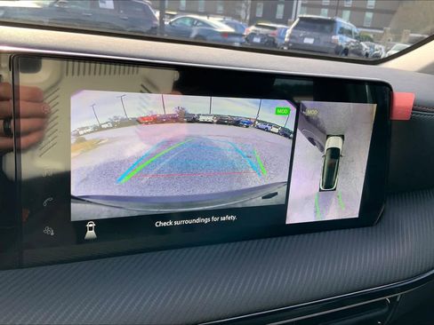 Used 2025 Nissan Kicks SR image 28