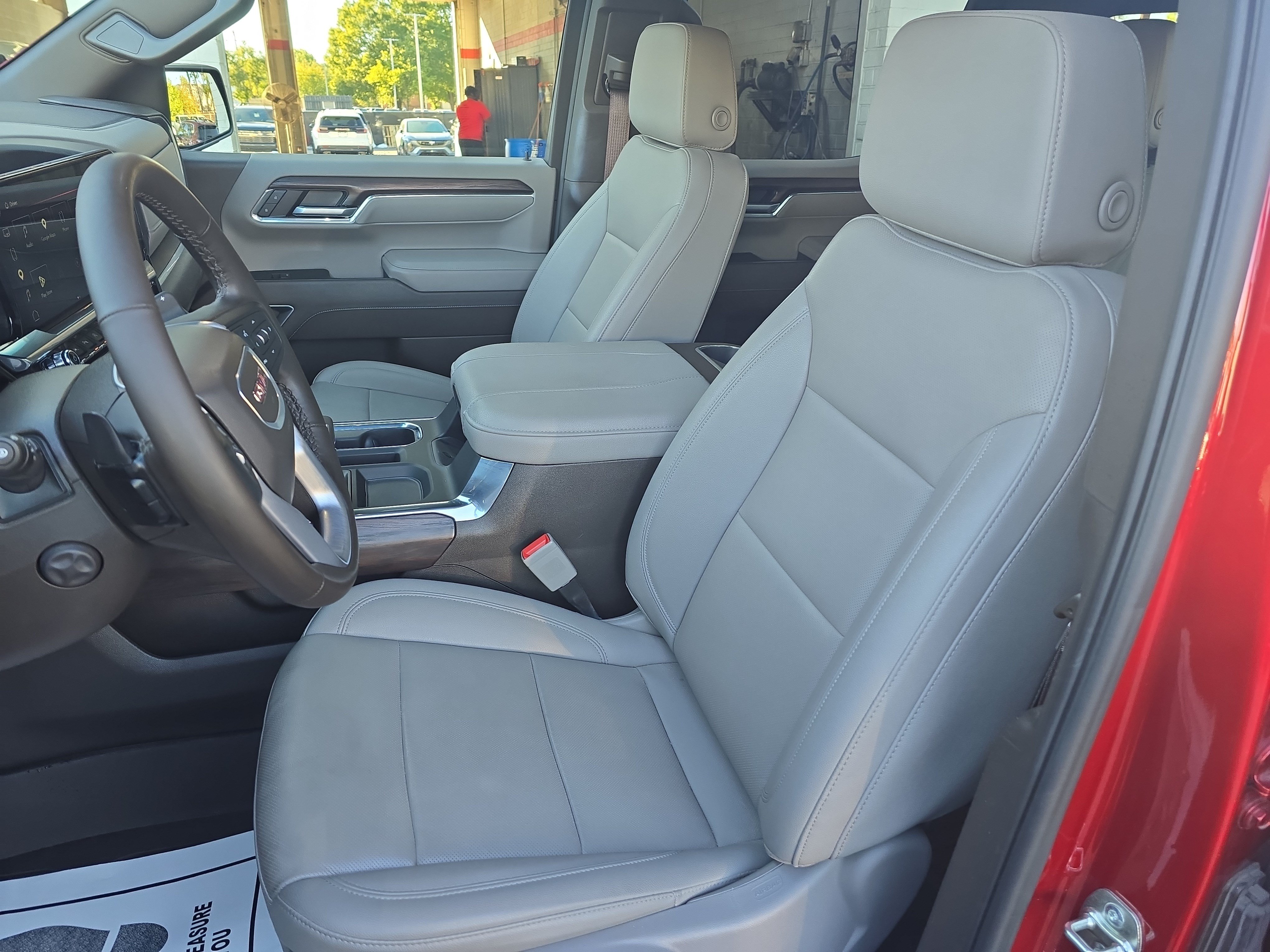 Used 2025 GMC Sierra 1500 SLT w/ SLT Premium Plus Package AWD/4WD image 16
