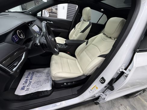 Used 2020 Cadillac XT4 Sport w/ Sun And Sound Package AWD/4WD image 10