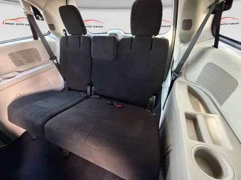 Used 2012 Dodge Grand Caravan SE FWD image 12