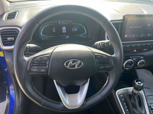 Certified 2024 Hyundai Venue SEL FWD image 17
