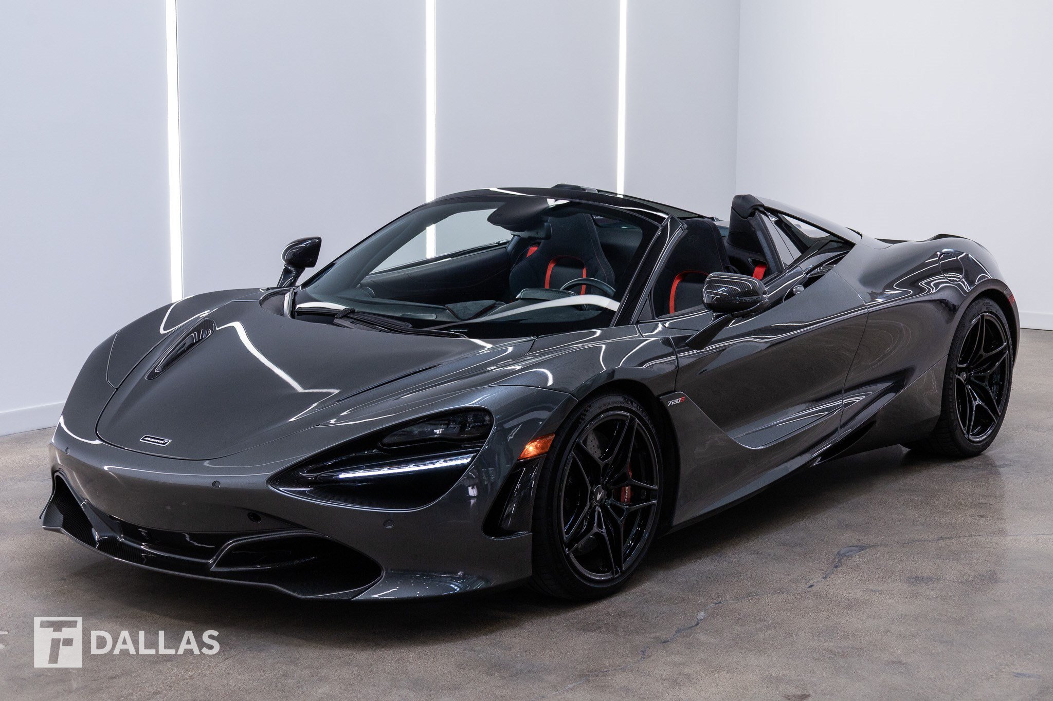 Used 2020 McLaren 720S Performance RWD image 2