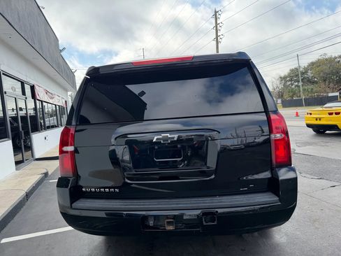Used 2019 Chevrolet Suburban LT image 6
