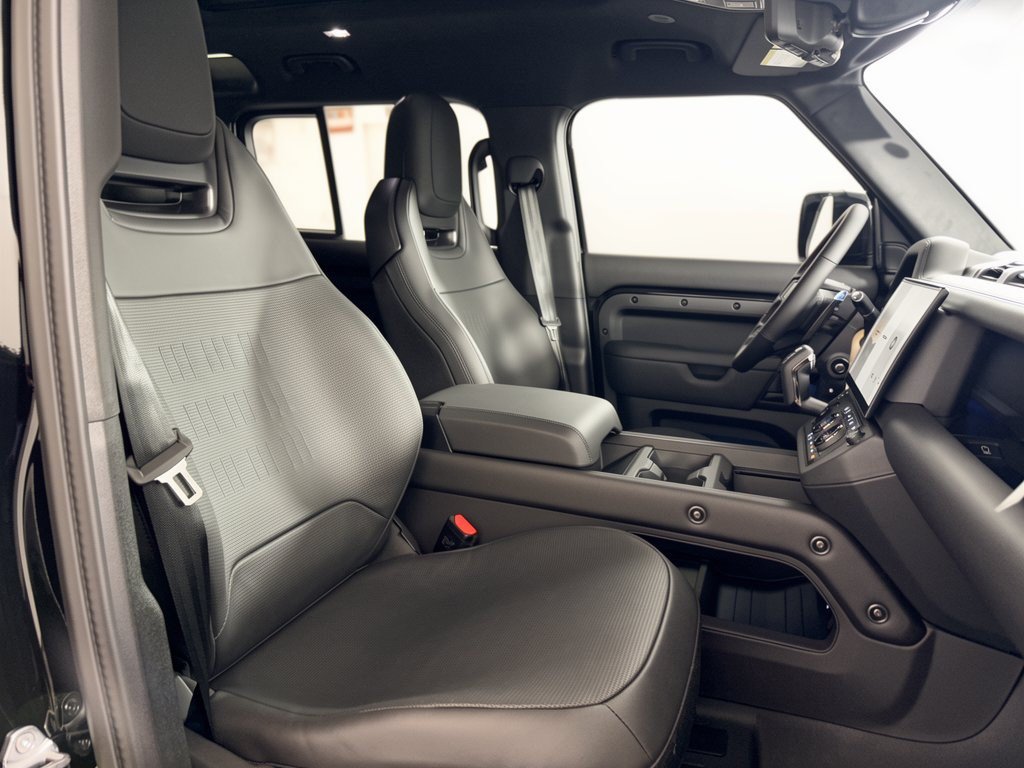 New 2026 Land Rover Defender 110 OCTA AWD/4WD image 30