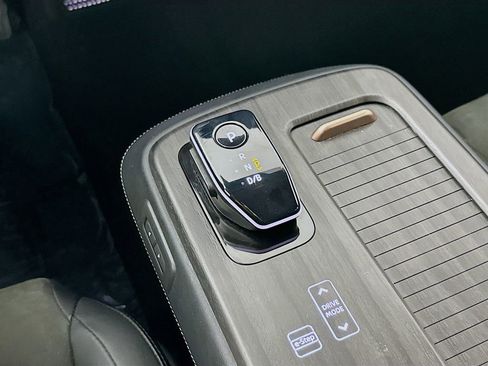 Used 2023 Nissan Ariya FWD image 23