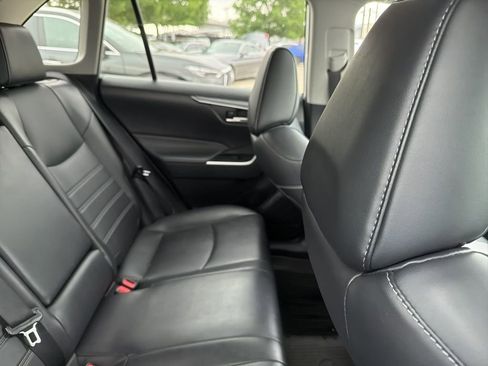 Used 2023 Toyota RAV4 XLE Premium image 4
