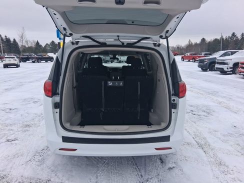 Used 2021 Chrysler Voyager LX image 13