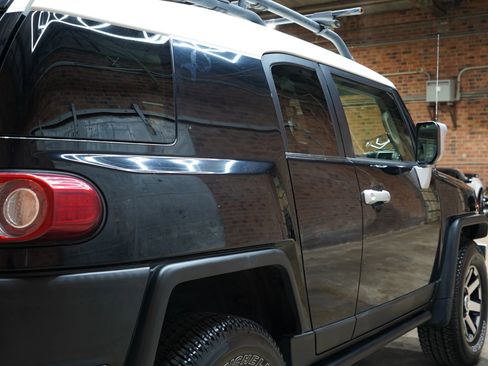 Used 2013 Toyota FJ Cruiser 4WD w/ Convenience Pkg image 18