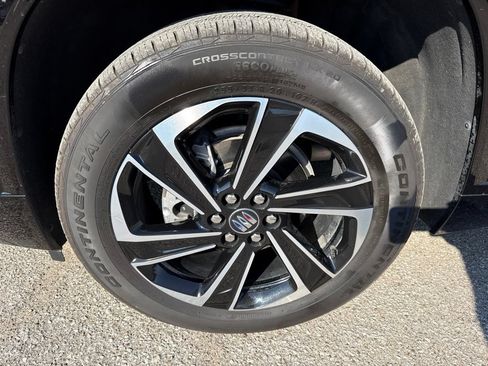 Used 2025 Buick Enclave Sport Touring w/ Power Package FWD image 5