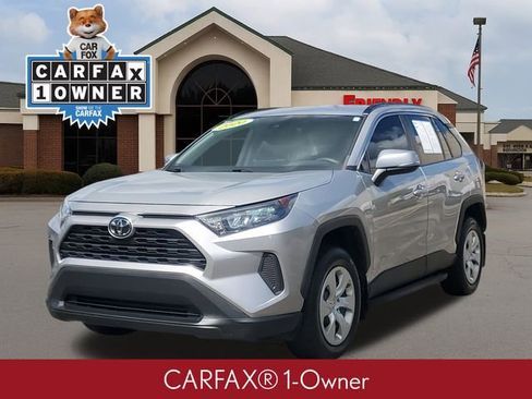 Used 2020 Toyota RAV4 LE image 2