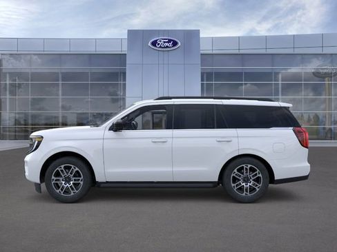 New 2026 Ford Expedition Active image 3