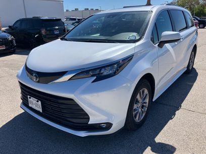 Used 2025 Toyota Sienna XLE