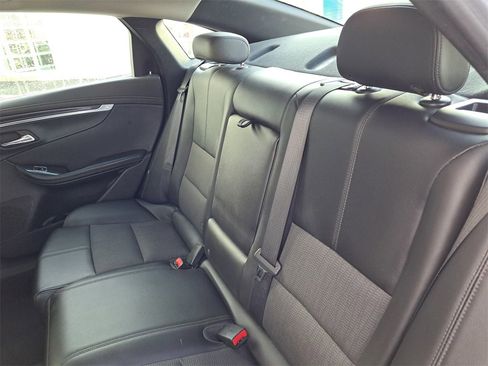 Used 2017 Chevrolet Impala LT image 18