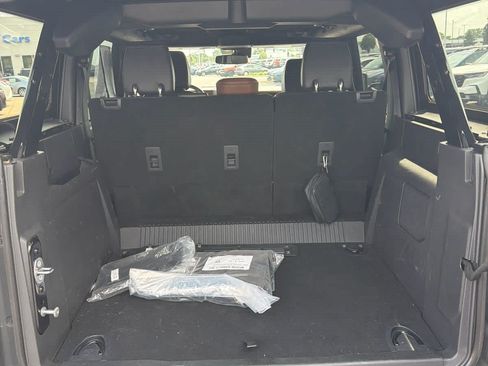 Used 2024 Ford Bronco Outer Banks AWD/4WD image 12