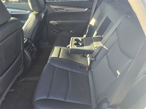 Used 2025 Cadillac XT5 Luxury image 12
