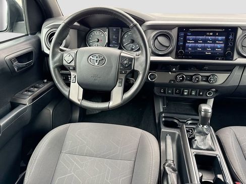 Used 2018 Toyota Tacoma TRD Sport w/ Technology Package RWD image 27