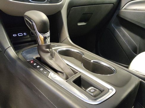 Used 2022 Chevrolet Equinox LT FWD image 26