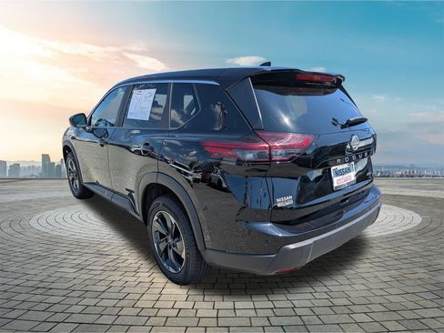 Certified 2026 Nissan Rogue SV AWD/4WD image 7