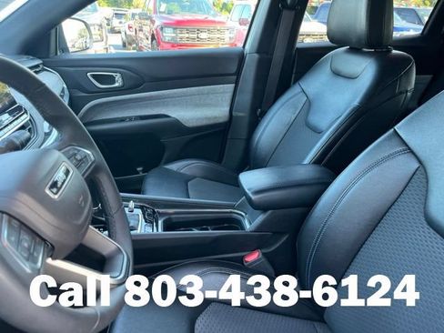Used 2024 Jeep Compass Latitude AWD/4WD image 9