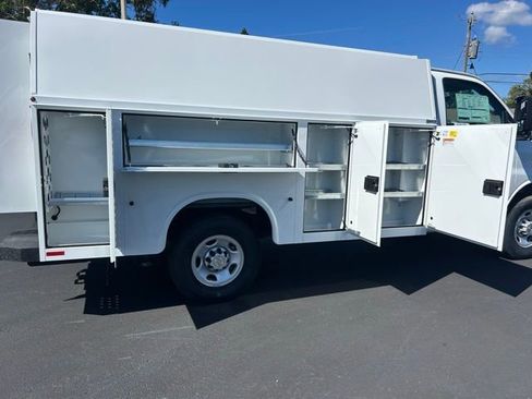 New 2025 Chevrolet Express 3500 w/ Power Convenience Package RWD image 5