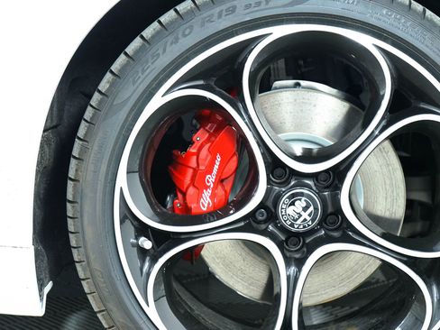 New 2024 Alfa Romeo Giulia Veloce image 14