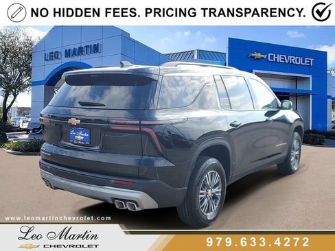 New 2026 Chevrolet Traverse LT w/ Driver Confidence Package FWD image 3