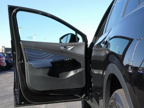 New 2025 Volkswagen ID.4 Pro S image 25