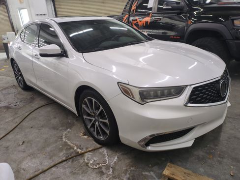 Used 2019 Acura TLX V6 image 2