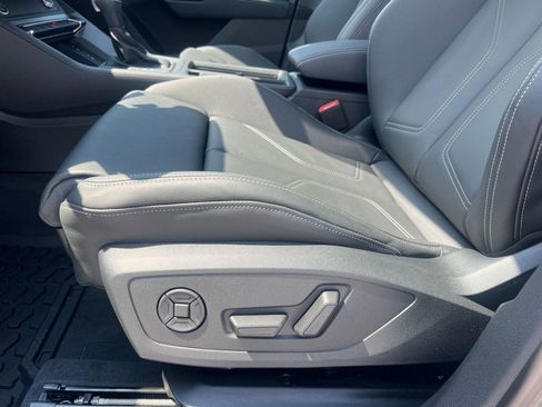 New 2025 Audi Q3 2.0T Premium image 13