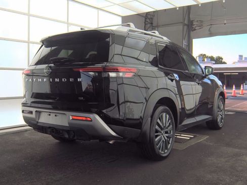 Used 2025 Nissan Pathfinder SL w/ SL Premium Package image 6