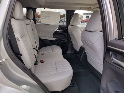 New 2025 Mitsubishi Outlander SEL image 10