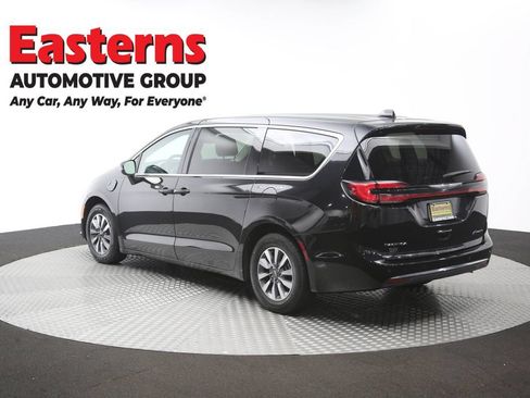 Used 2023 Chrysler Pacifica Touring-L FWD image 66