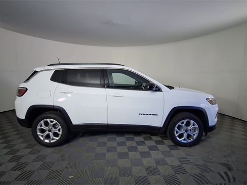 New 2026 Jeep Compass Latitude image 3