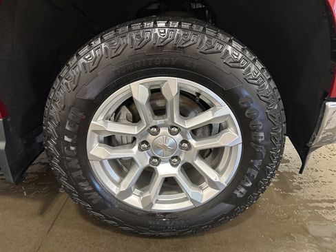 Used 2023 Chevrolet Silverado 1500 LT image 34