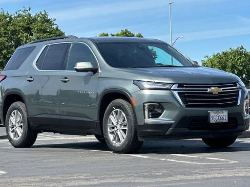Certified 2023 Chevrolet Traverse LT FWD image 2