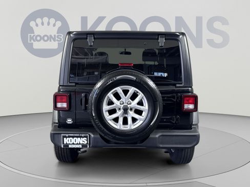 Used 2023 Jeep Wrangler Sport AWD/4WD image 5