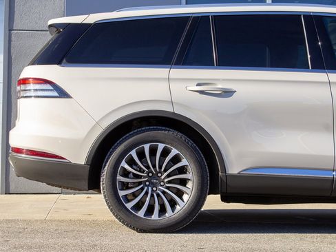 Used 2022 Lincoln Aviator Reserve w/ Elements Package Plus image 6