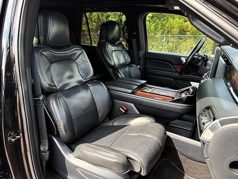 Used 2022 Lincoln Navigator Reserve AWD/4WD image 36