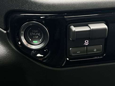 New 2026 GMC Sierra 1500 Elevation image 16