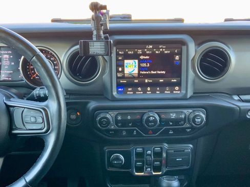 Used 2022 Jeep Wrangler Unlimited Sport AWD/4WD image 37