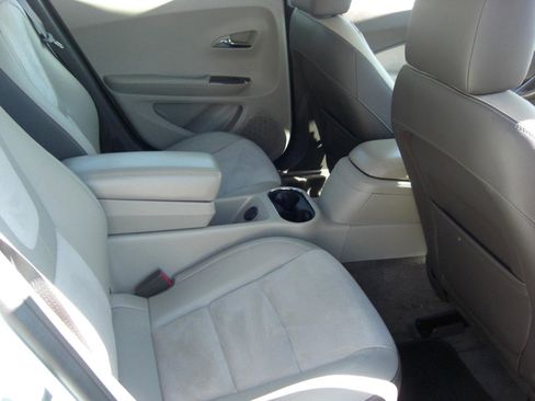 Used 2014 Chevrolet Volt Premium w/ Premium Trim Package FWD image 17