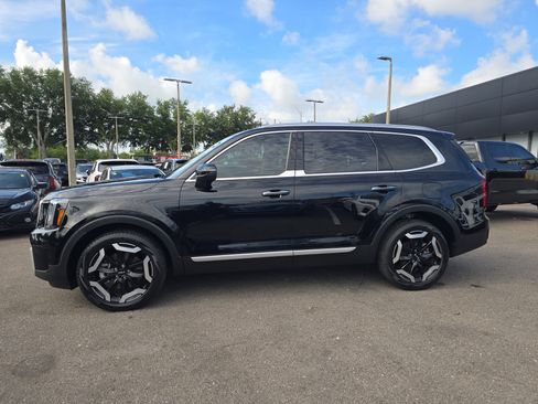 Certified 2024 Kia Telluride S AWD/4WD image 4
