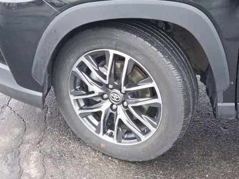 Used 2026 Toyota Corolla Cross XLE w/ Convenience Package image 23